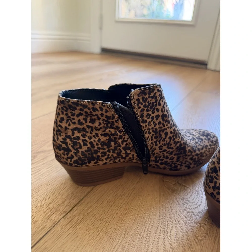 Soda Womens Leopard Print Ankle Booties Low Block Heel Side Zip Brown Size‎ 7.5